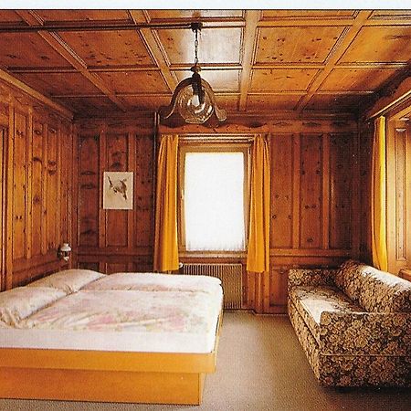 Hotel Raetia Tiefencastel Екстериор снимка