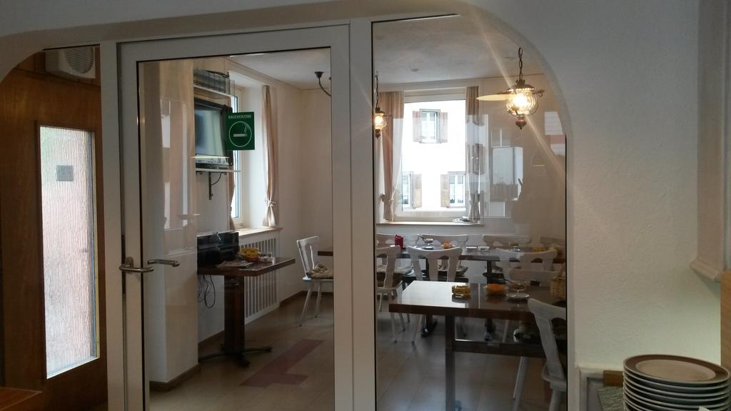 Hotel Raetia Tiefencastel Екстериор снимка