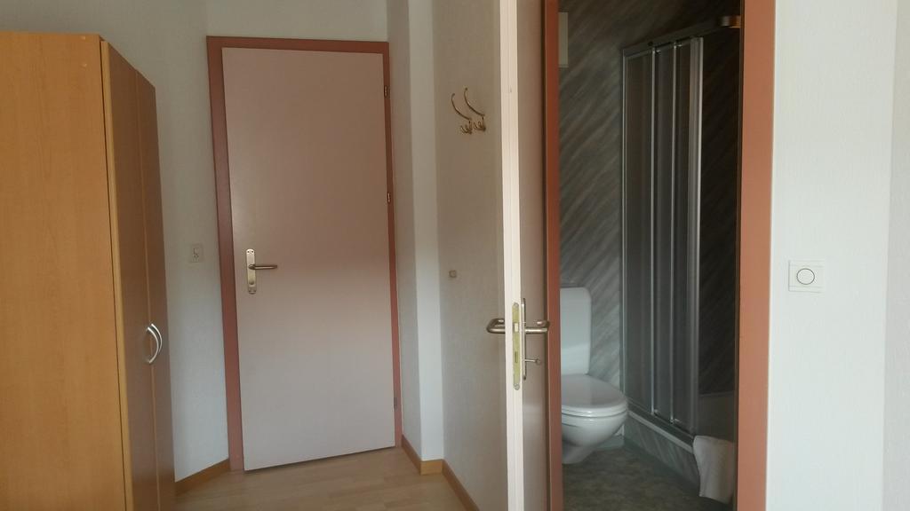 Hotel Raetia Tiefencastel Екстериор снимка
