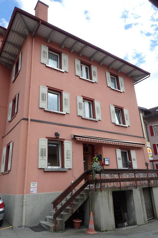 Hotel Raetia Tiefencastel Екстериор снимка