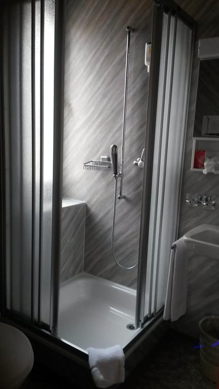 Hotel Raetia Tiefencastel Екстериор снимка
